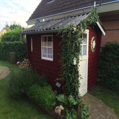 Das Gartenhäuschen für die Fahrräder